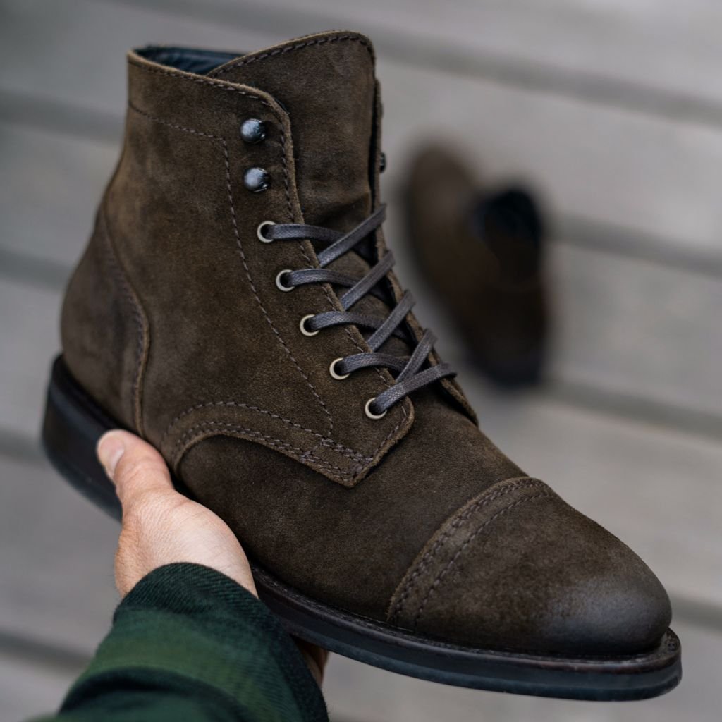 captain | dark olive suede